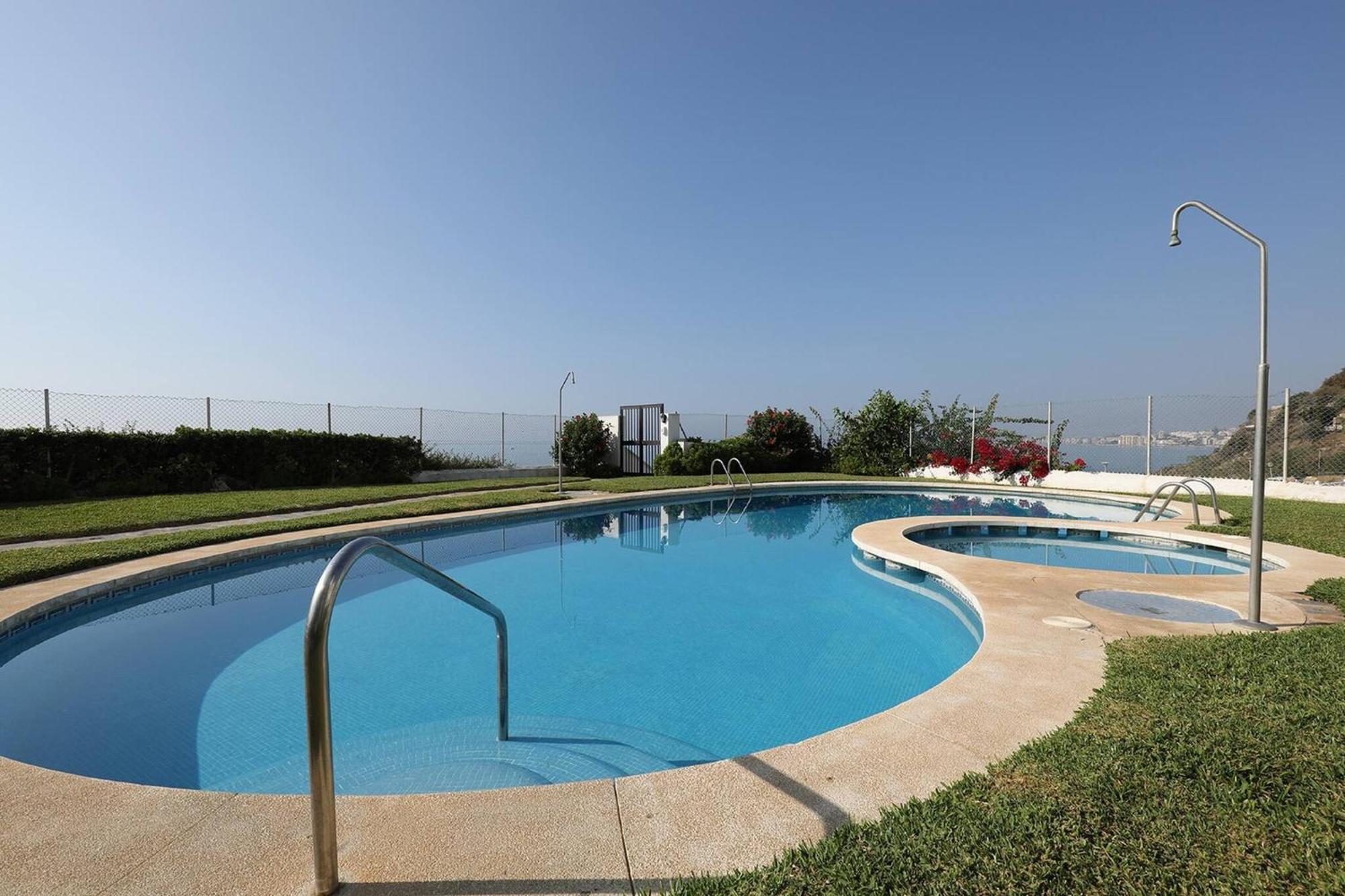 082 - Stunning Sea Views Beachfront Apartment Benalmadena Exterior photo