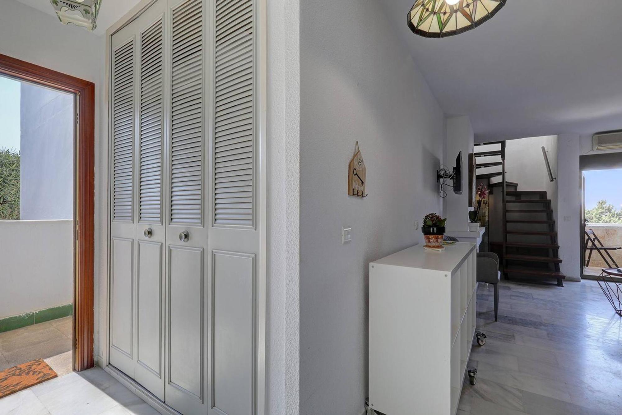 082 - Stunning Sea Views Beachfront Apartment Benalmadena Exterior photo