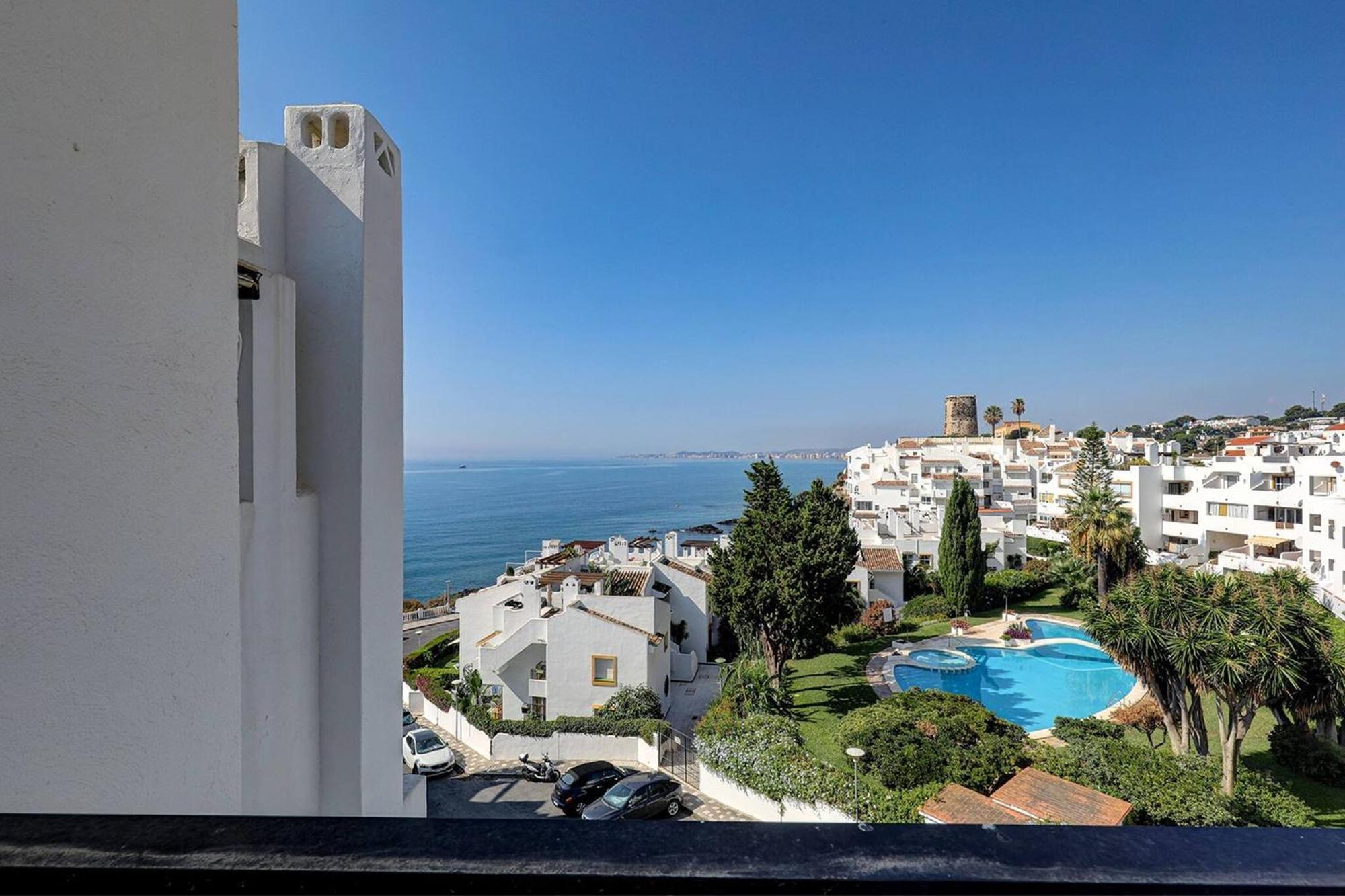 082 - Stunning Sea Views Beachfront Apartment Benalmadena Exterior photo